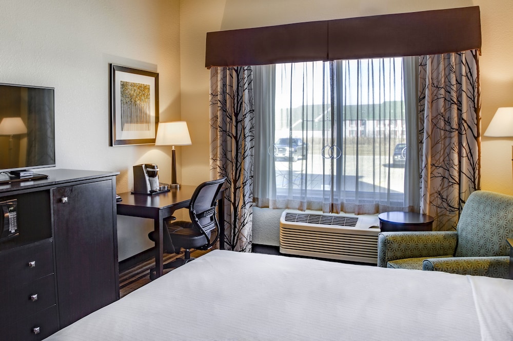 holiday inn express and suites nevada by ihg