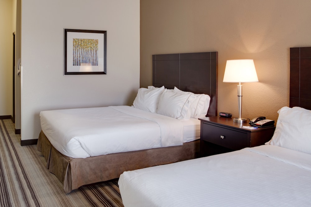 holiday inn express and suites nevada by ihg