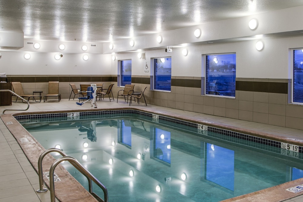holiday inn express and suites nevada by ihg