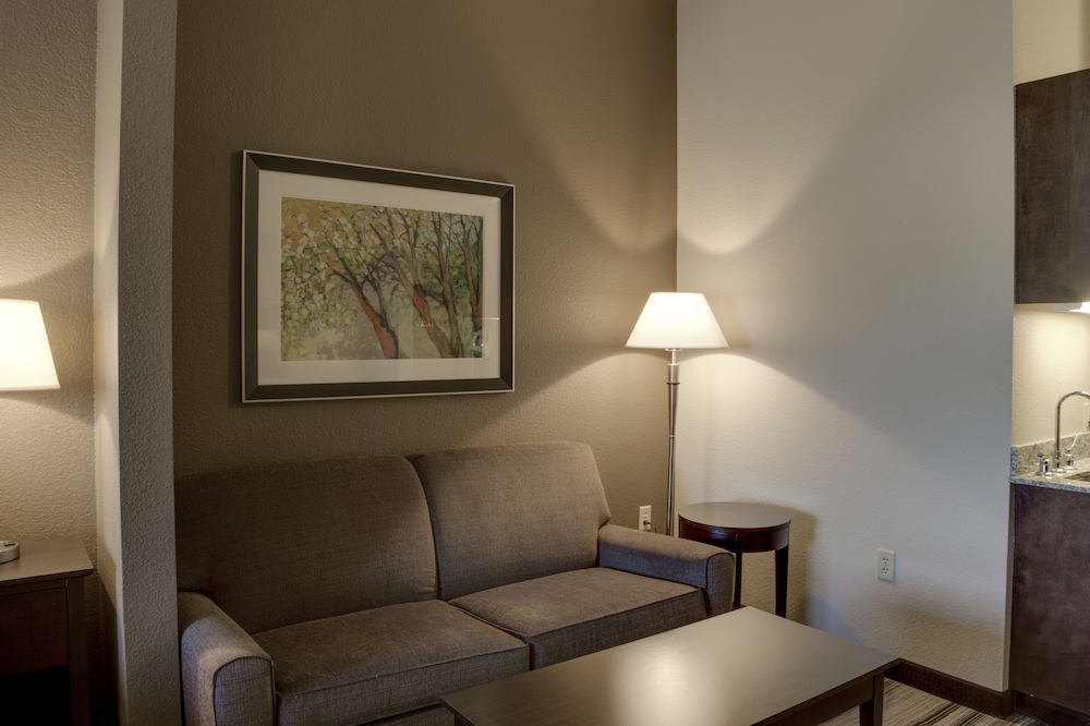 holiday inn express and suites nevada by ihg