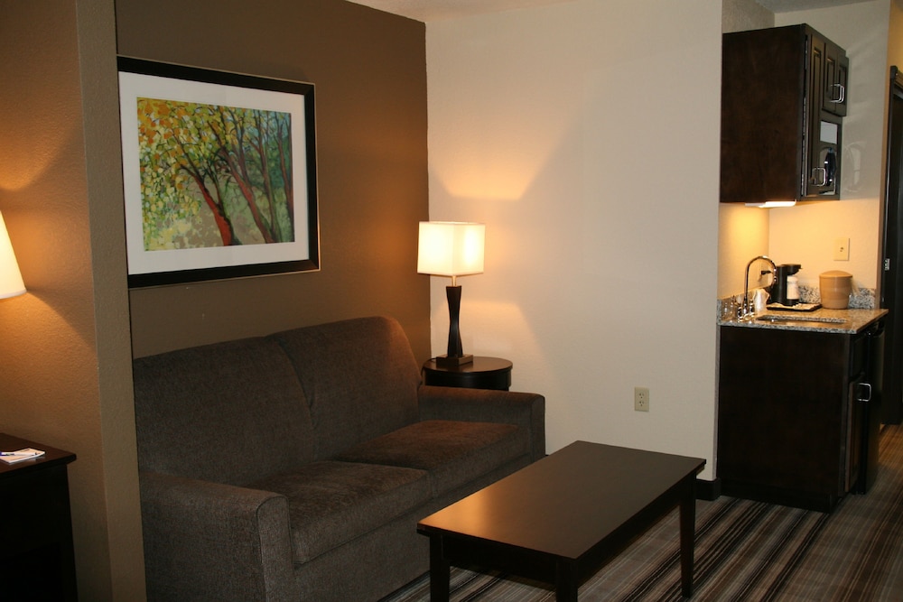 holiday inn express and suites nevada by ihg