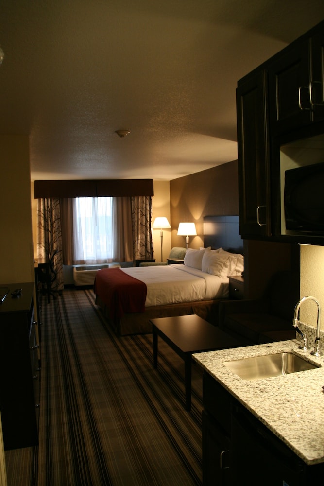 holiday inn express and suites nevada by ihg