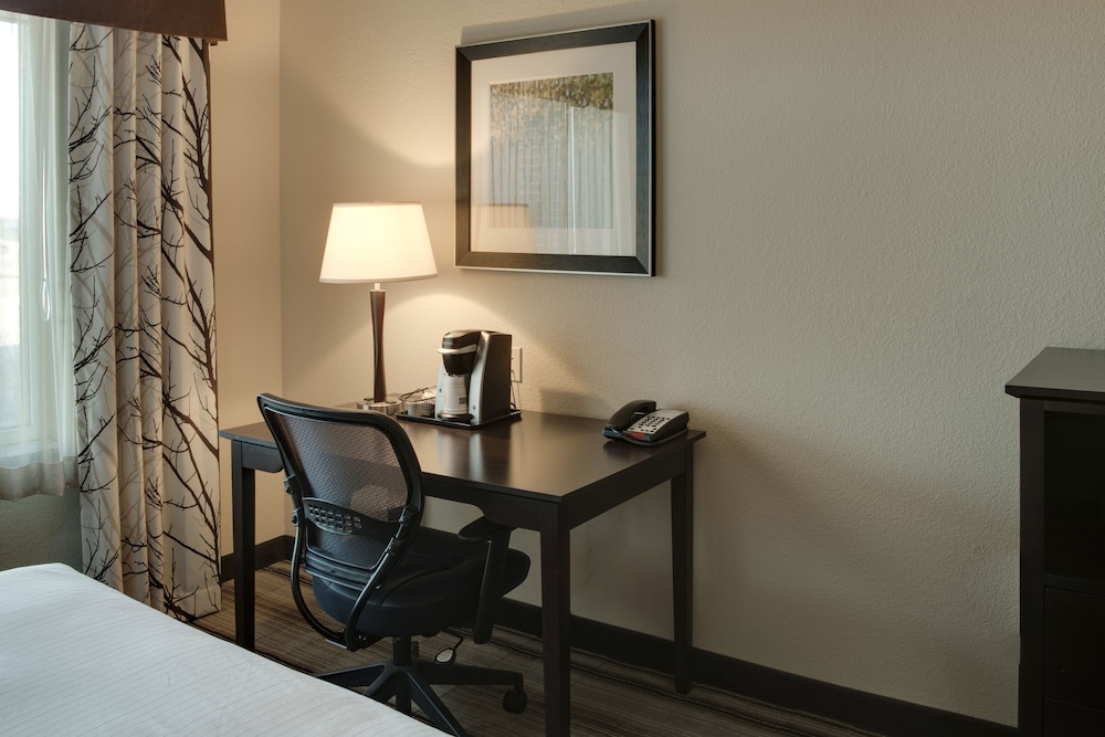 holiday inn express and suites nevada by ihg