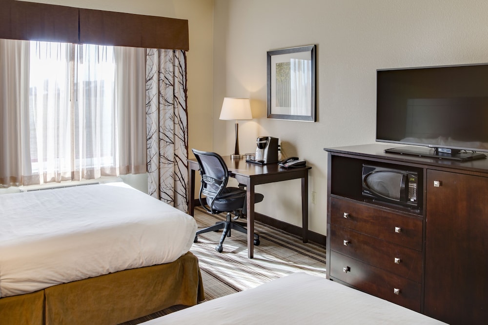 holiday inn express and suites nevada by ihg