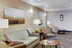 holiday inn express and suites nevada by ihg