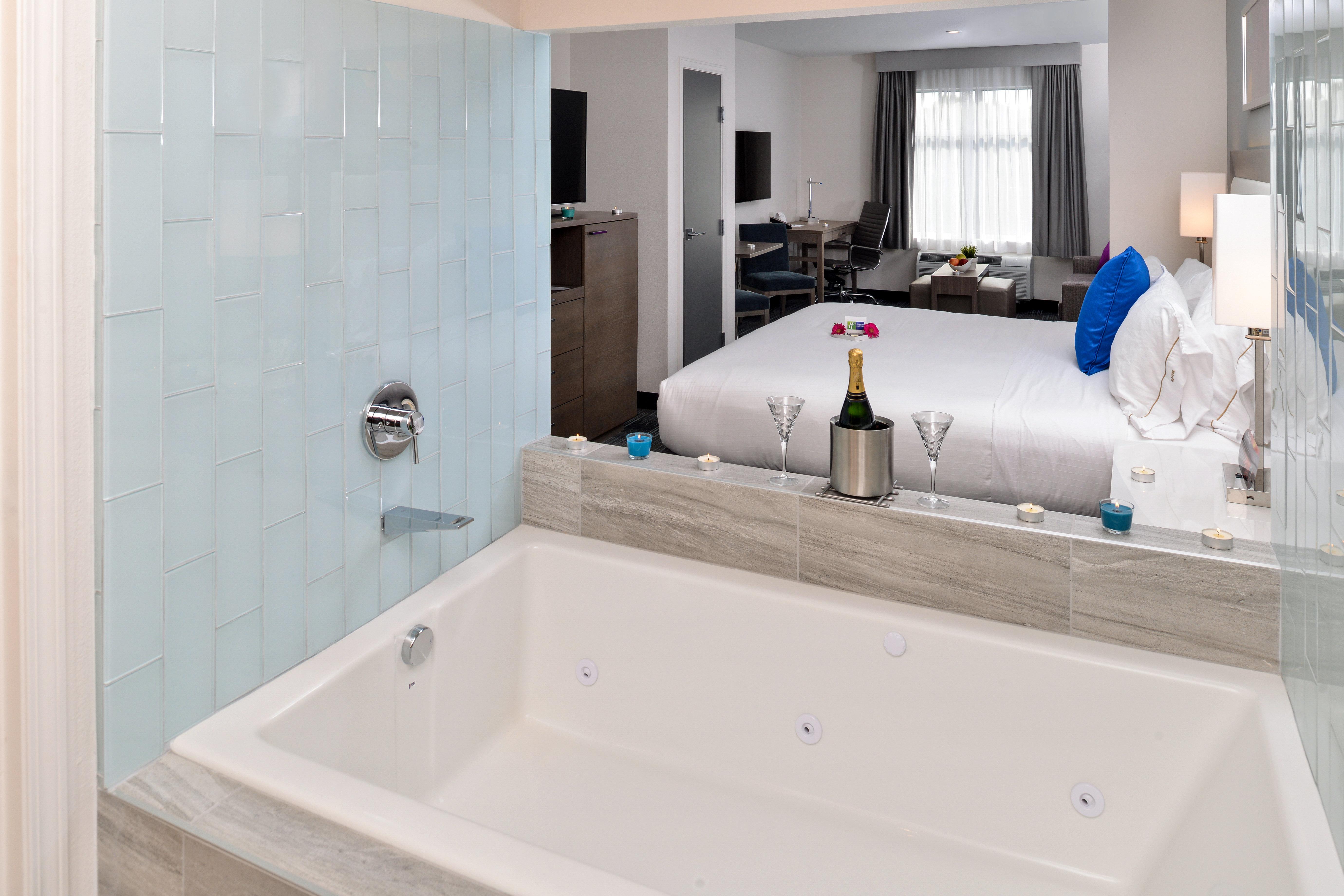 holiday inn express and suites san diego mission valley