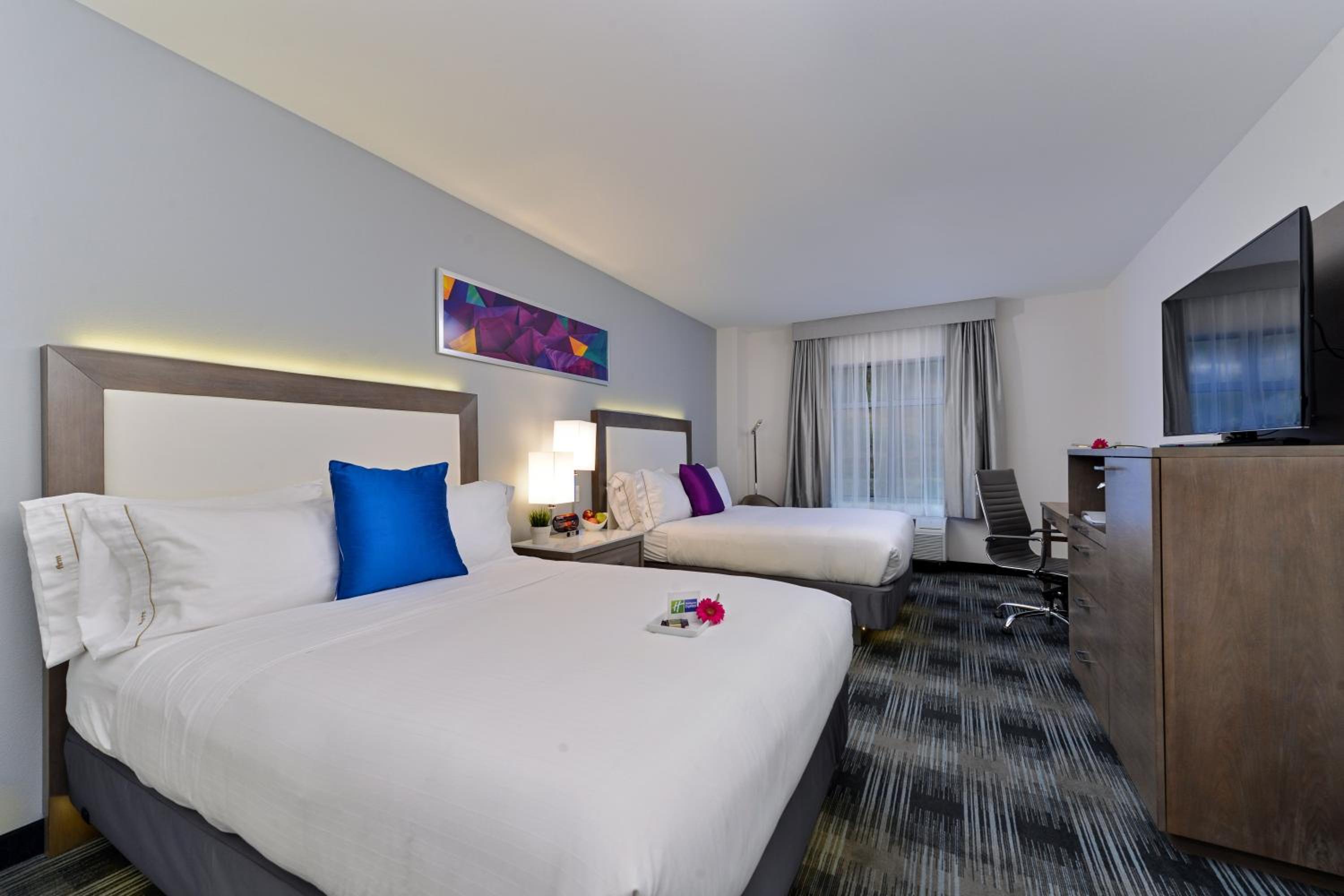 holiday inn express and suites san diego mission valley