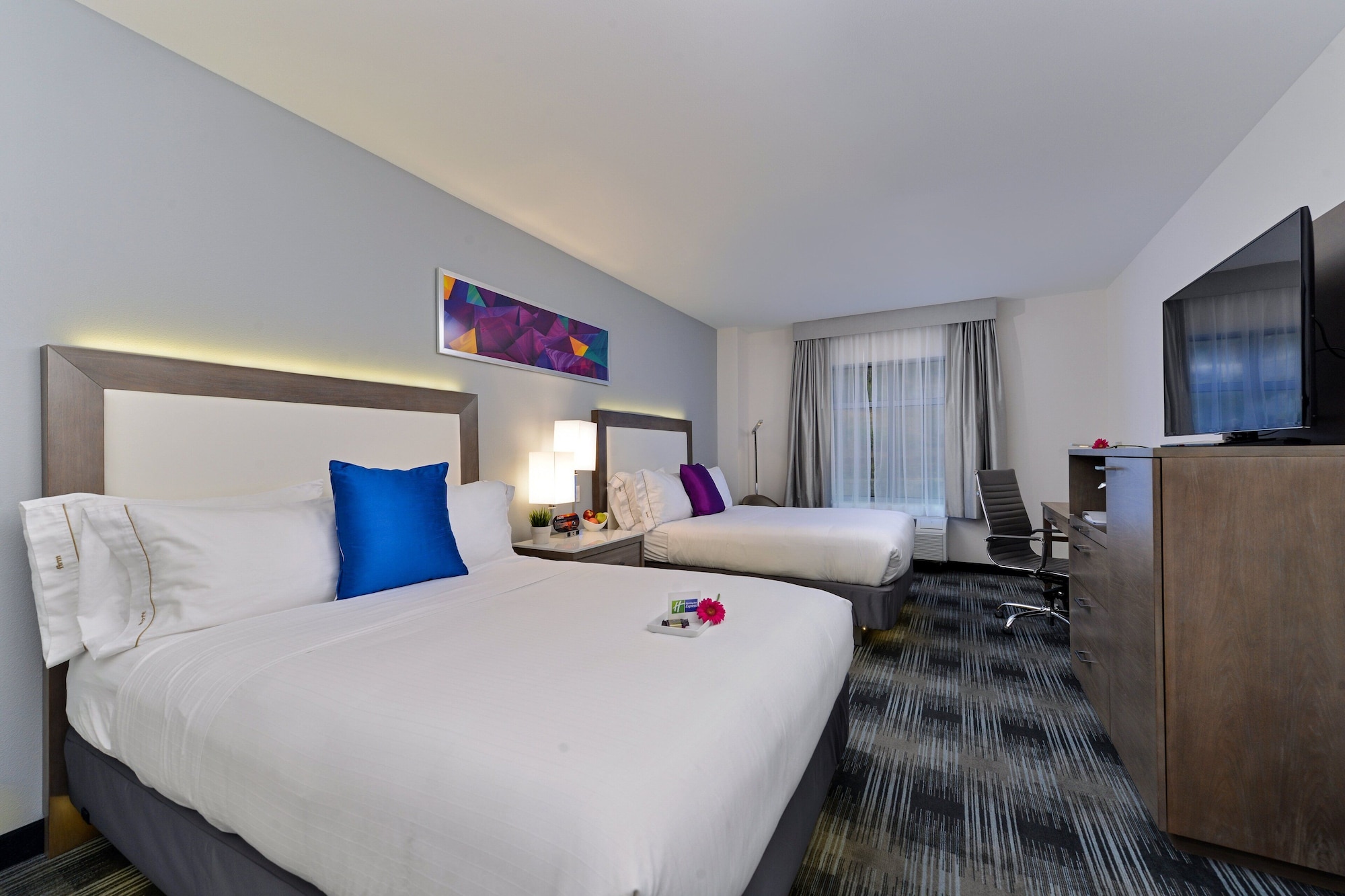 holiday inn express and suites san diego mission valley