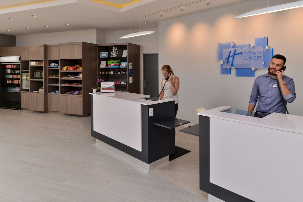 holiday inn express and suites san diego mission valley