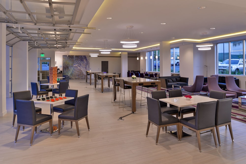 holiday inn express and suites san diego mission valley