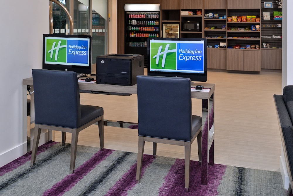 holiday inn express and suites san diego mission valley