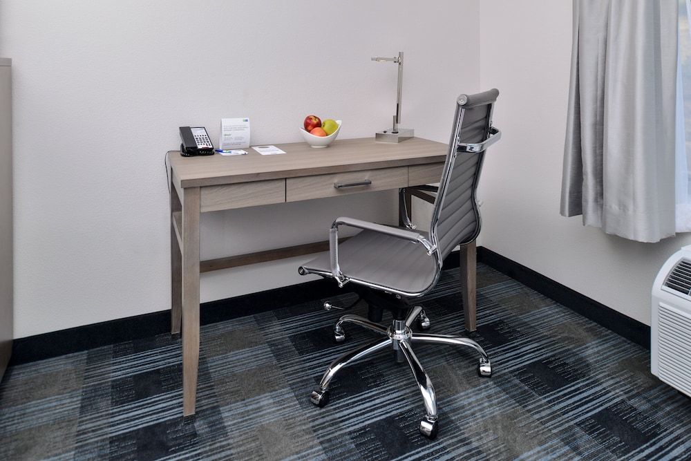 holiday inn express and suites san diego mission valley