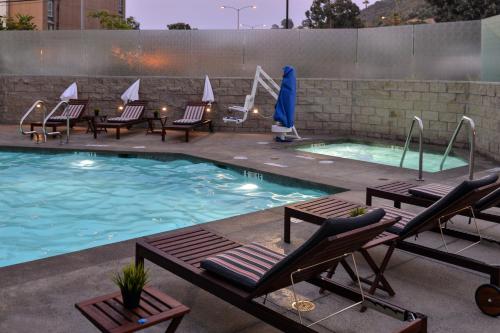 holiday inn express and suites san diego mission valley