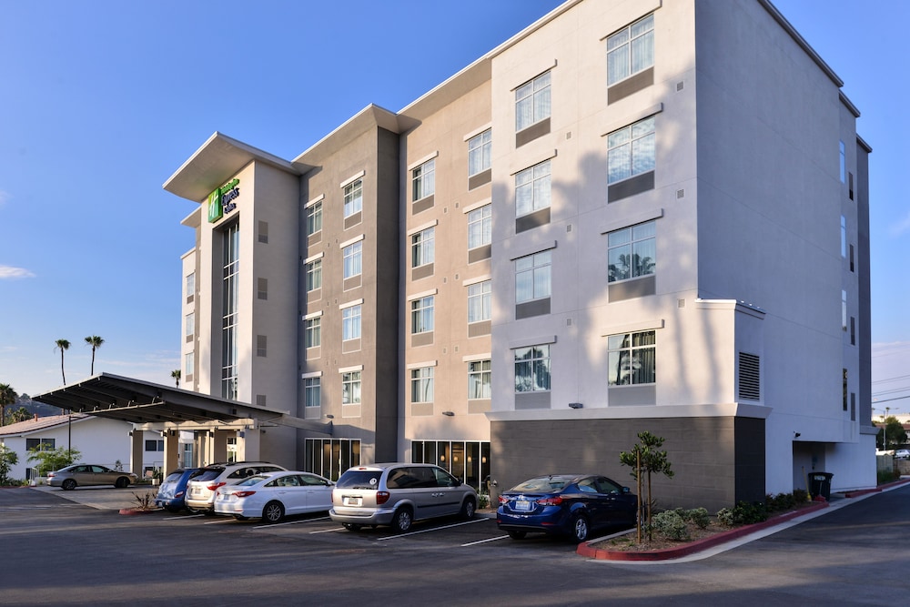 holiday inn express and suites san diego mission valley