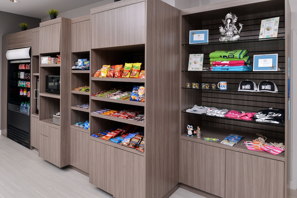 holiday inn express and suites san diego mission valley