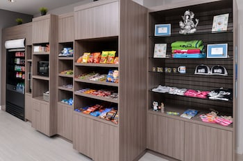 holiday inn express and suites san diego mission valley