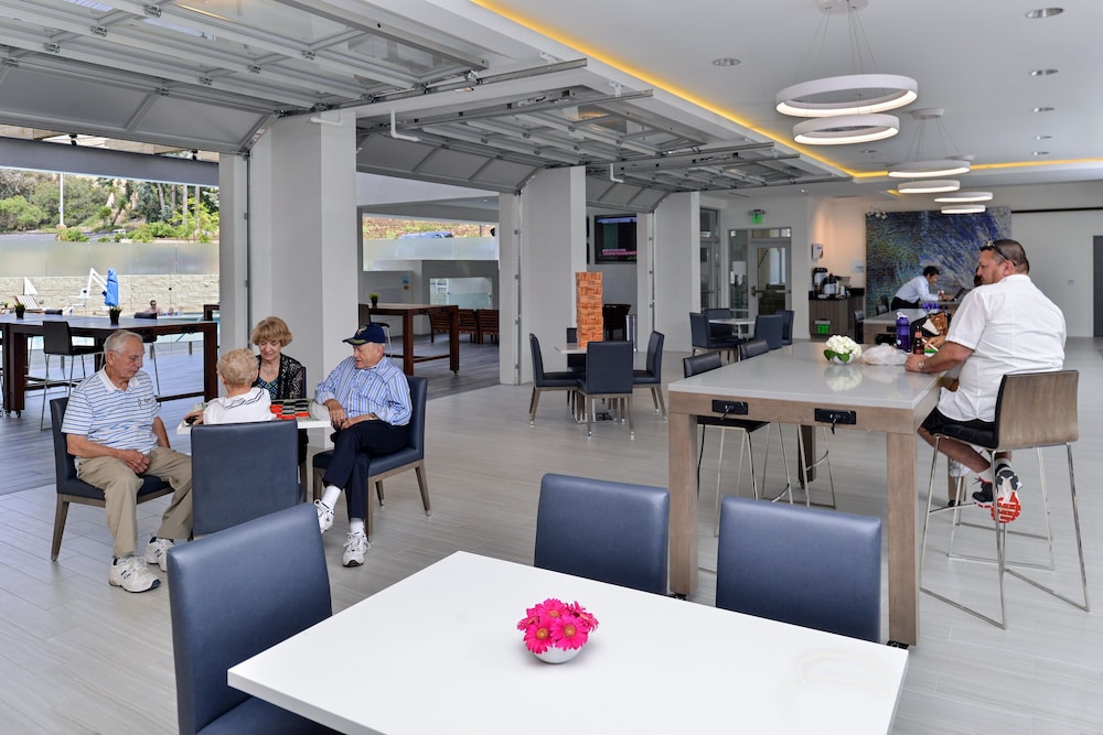 holiday inn express and suites san diego mission valley