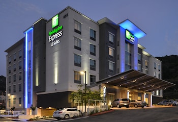 Holiday Inn Express & Suites San Diego - Mission Valley,San Diego>>Mission Valley,3 star
