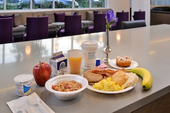 holiday inn express and suites san diego mission valley