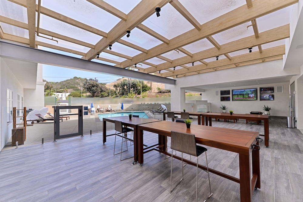 holiday inn express and suites san diego mission valley