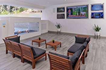 holiday inn express and suites san diego mission valley