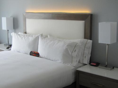 holiday inn express and suites san diego mission valley