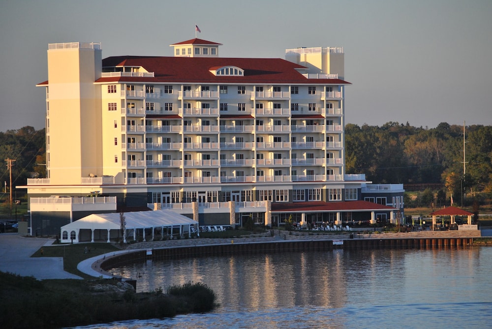 the inn at harbor shores