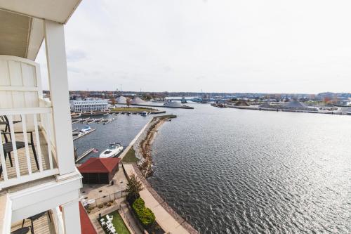 the inn at harbor shores
