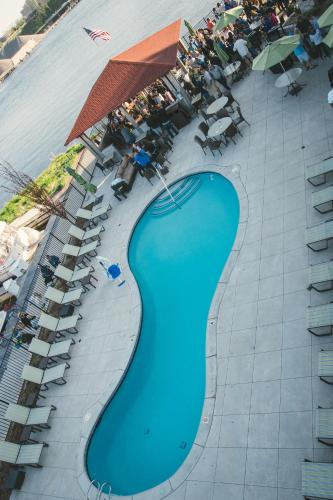 the inn at harbor shores