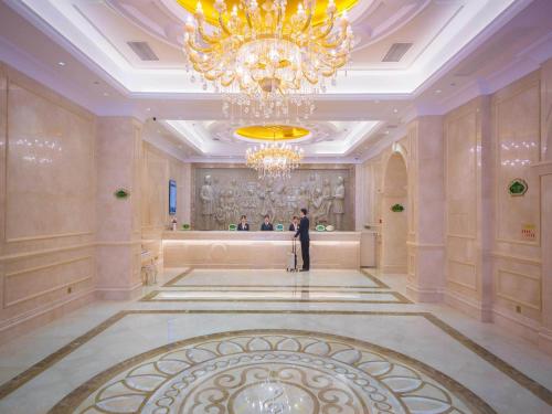 vienna international hotel yichang sanxia culture tiandi