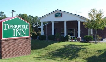 deerfield inn and suites