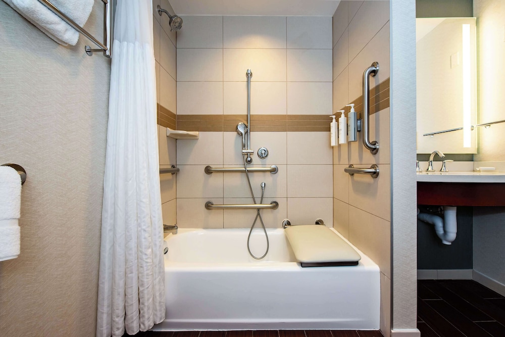 hilton garden inn alexandria old town national harbor