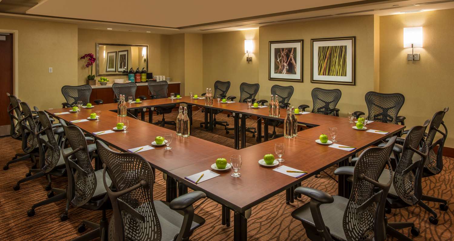 hilton garden inn alexandria old town national harbor