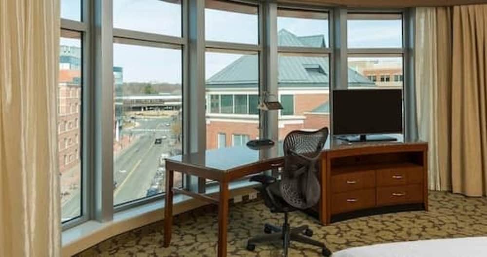 hilton garden inn alexandria old town national harbor