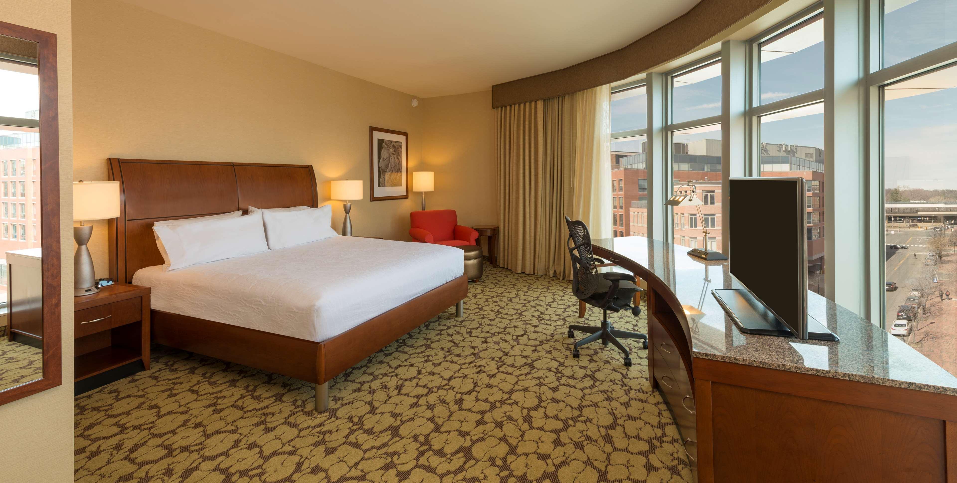 hilton garden inn alexandria old town national harbor