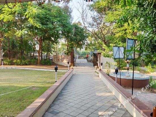 Vananchal Resort,India>>Jambughoda,3 star