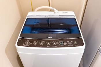 mr kinjo in colorz kuninda