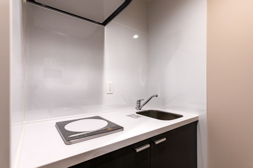 mr kinjo in colorz kuninda