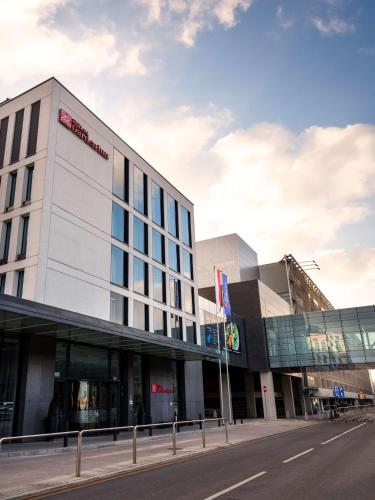 hilton garden inn krakow airport