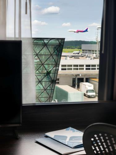 hilton garden inn krakow airport