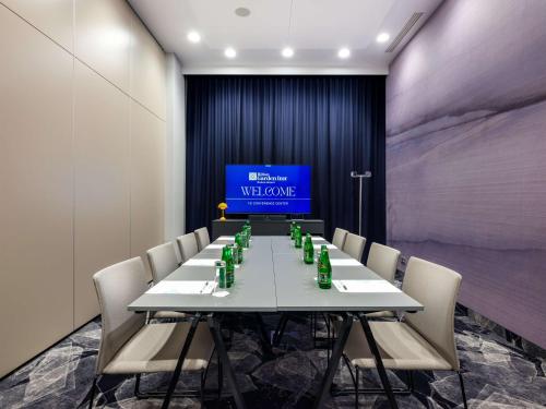hilton garden inn krakow airport