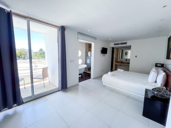 cache hotel boutique adults only