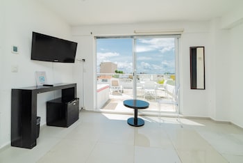 cache hotel boutique adults only