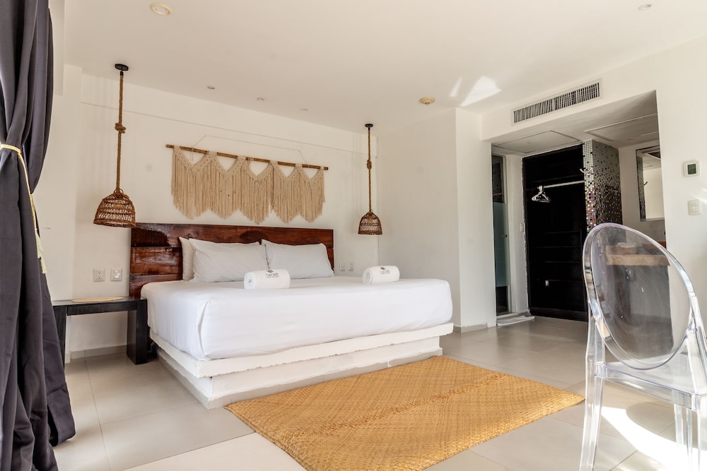 cache hotel boutique adults only