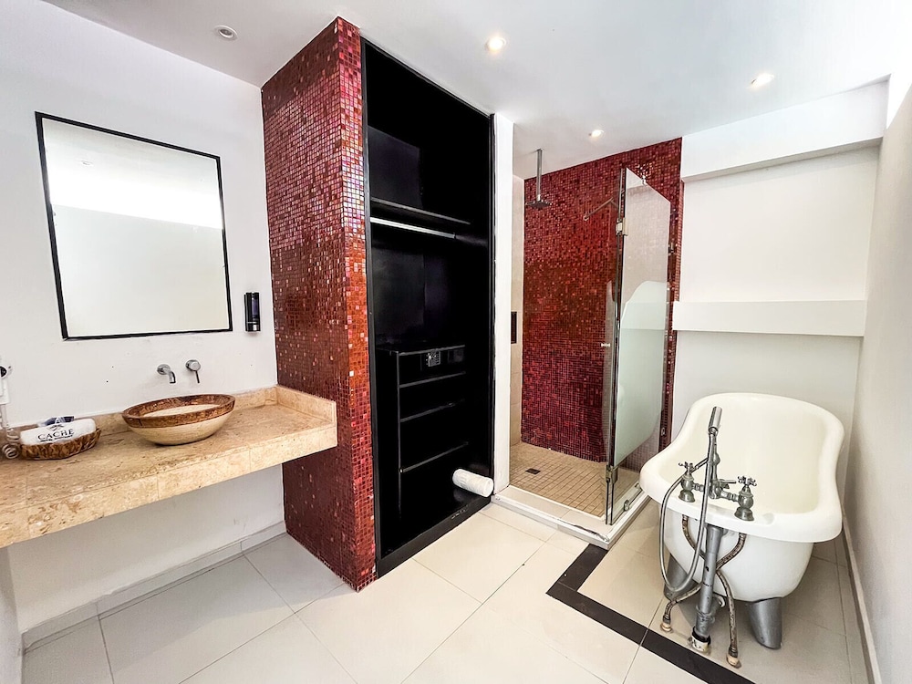 cache hotel boutique adults only