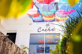 cache hotel boutique adults only