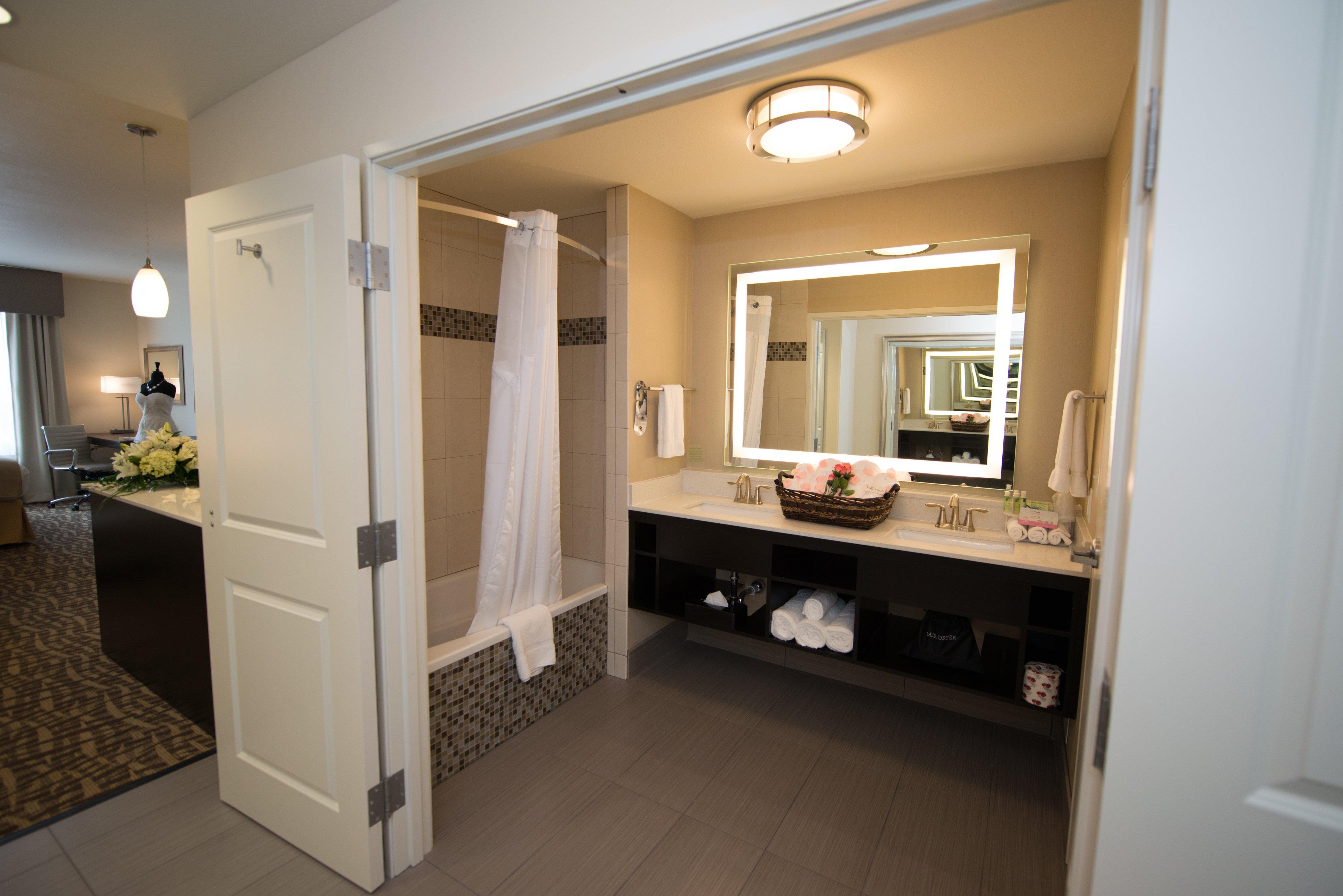 holiday inn express and suites denver south castle