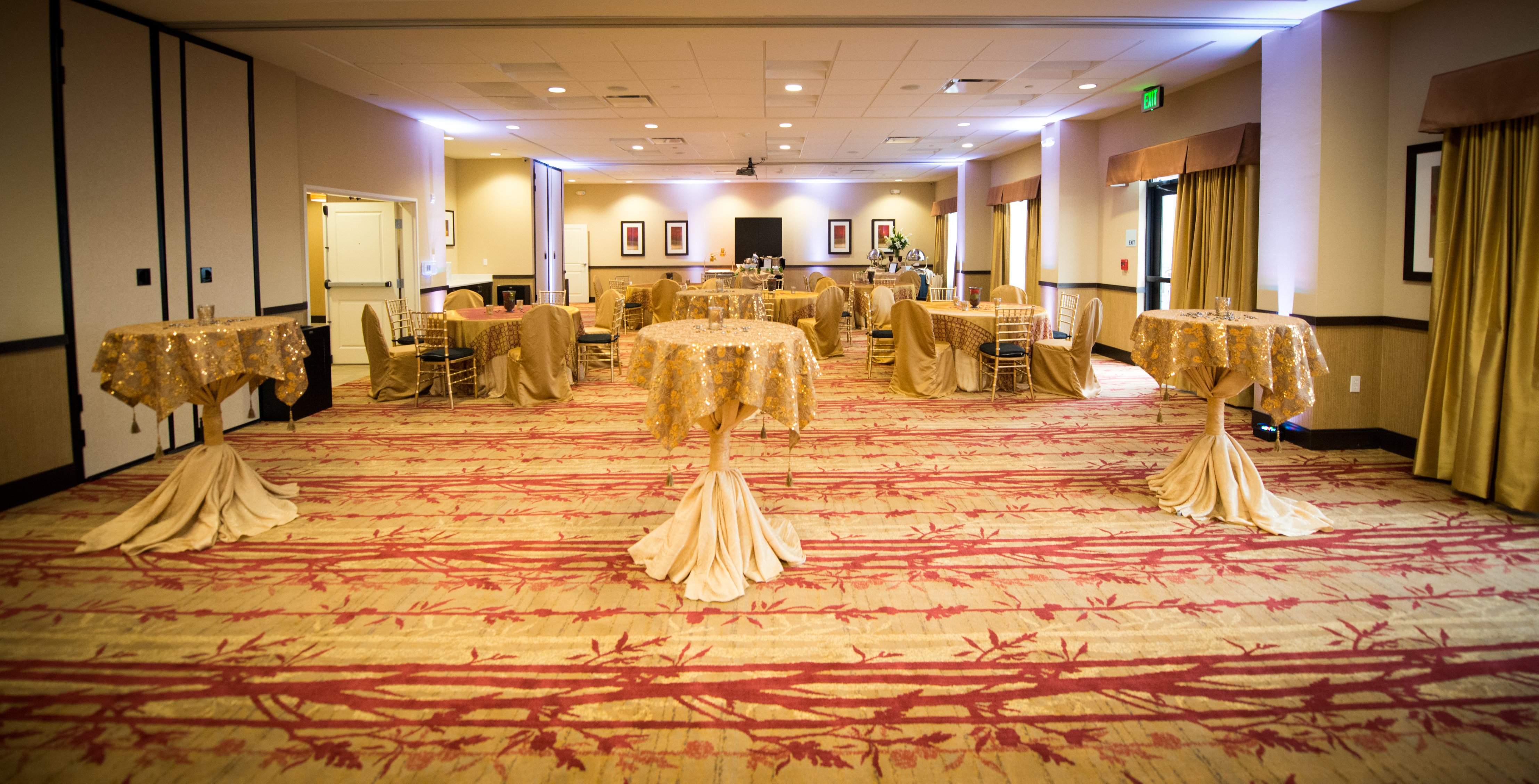 holiday inn express and suites denver south castle