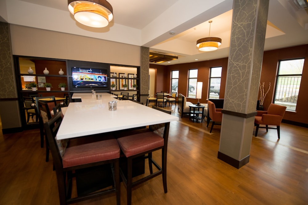 holiday inn express and suites denver south castle