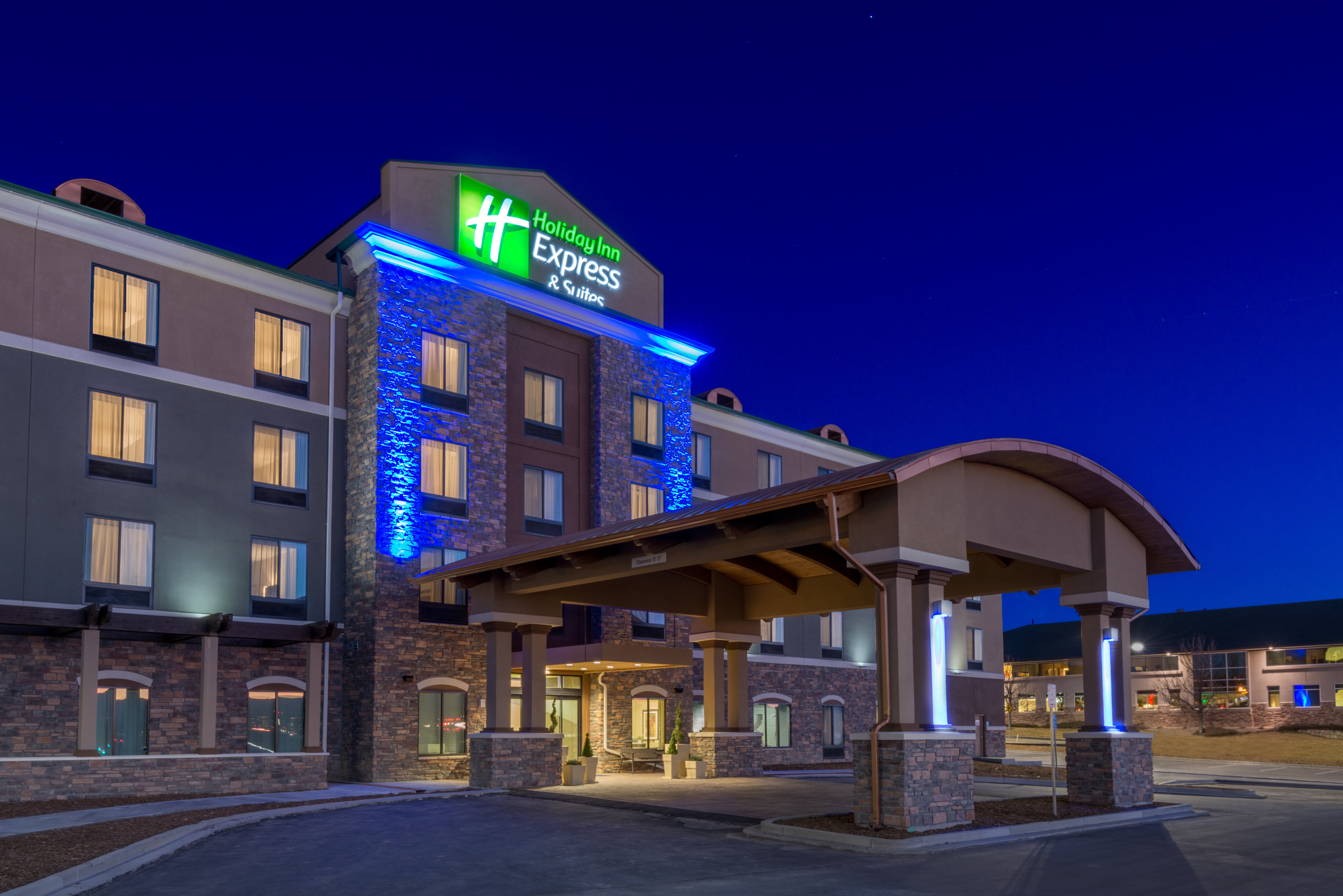 holiday inn express and suites denver south castle